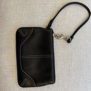 COACH
Black Leather Wristlet